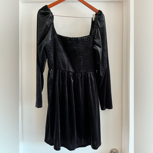 Smocked Velvet Mini Dress - Picture 4 of 8